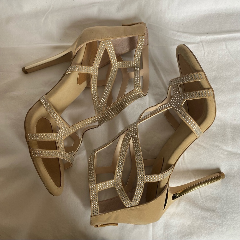 BCBGeneration Heels in Nude, Size 8 | New in Box